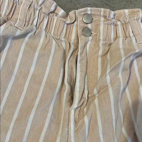 Shorts - Picture 2 of 3